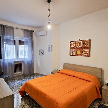 Appartement Garibaldi Square à Bari Extérieur photo